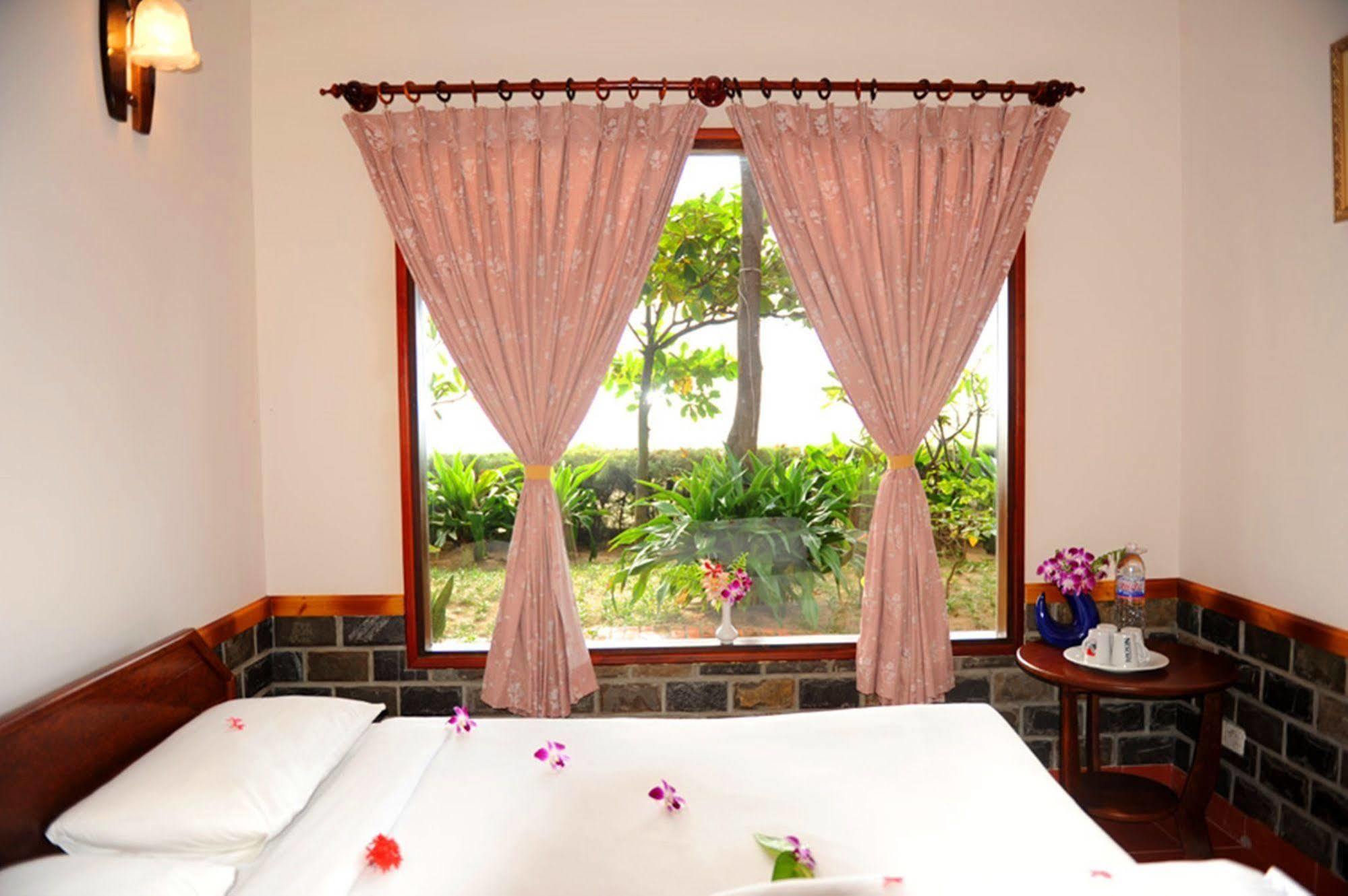 Vinh Suong Seaside Hotel And Resort Phan Thiet Exterior foto